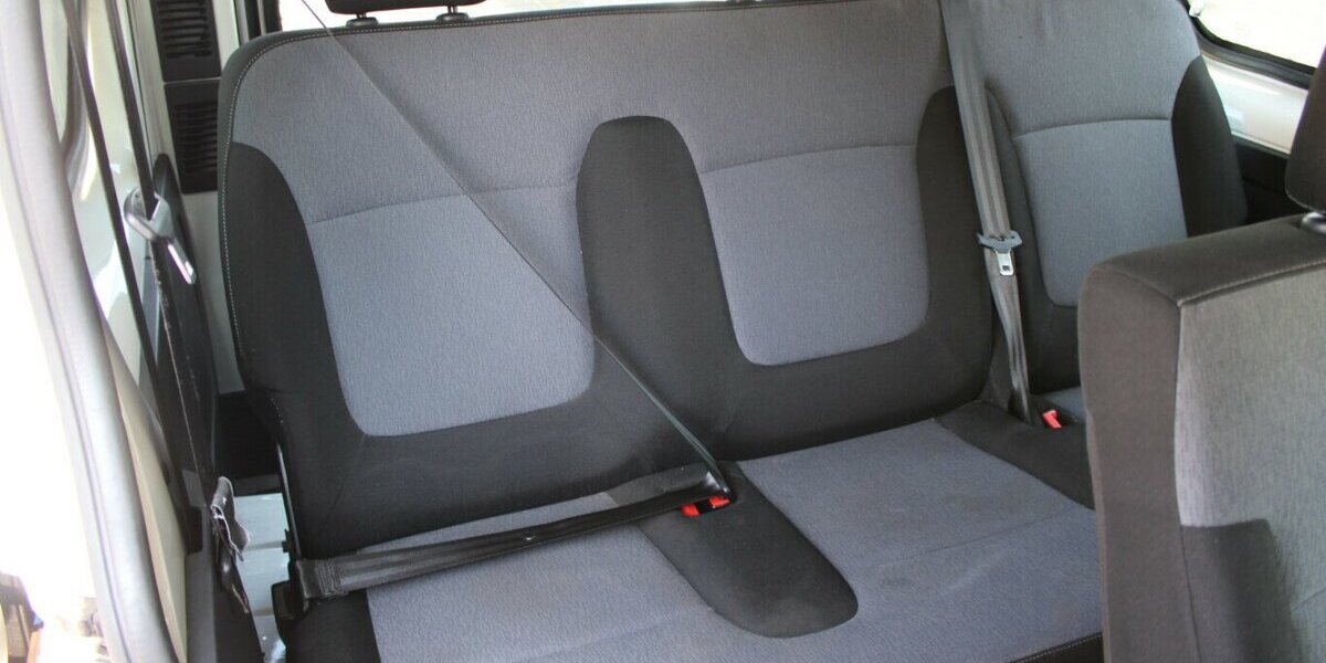Opel Vivaro 1.6 D L1H1 8-Sitzer 189.128 km 8.980 &euro; Euskirchen 53881