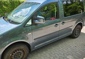 VW Caddy 154.911 km 4.900 &euro; München 81927