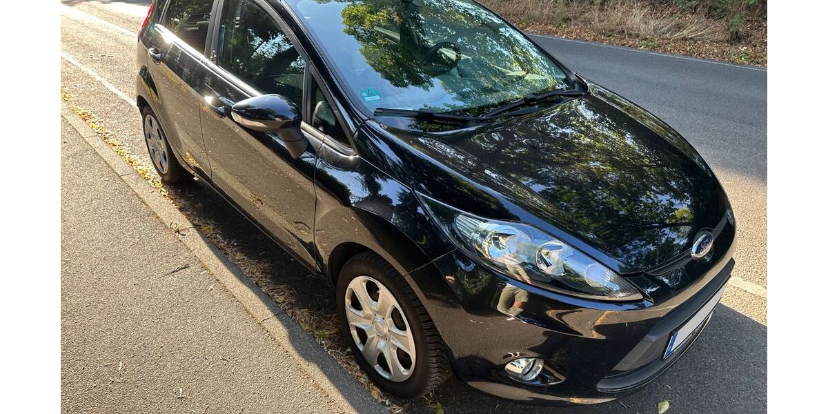 Ford Fiesta 136.900 km 5.200 &euro; Fellbach 70736