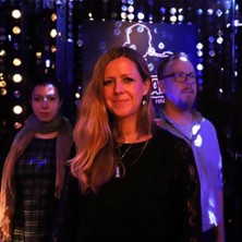 Daisy Chapman - Zwischen den Stühlen 2026