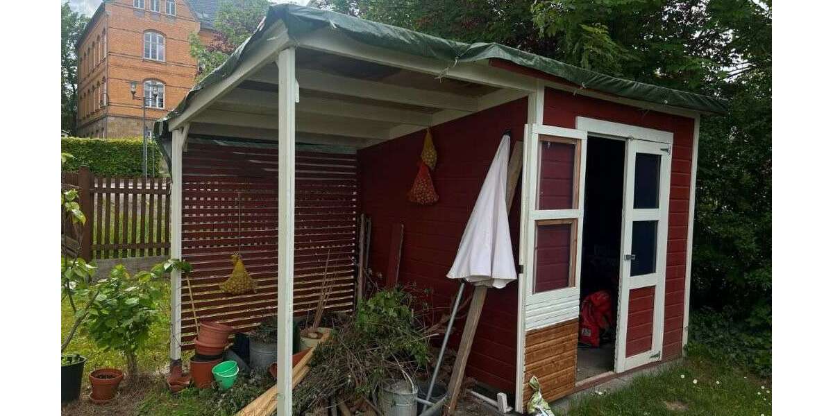 Gartenhütte--Abstellfläche