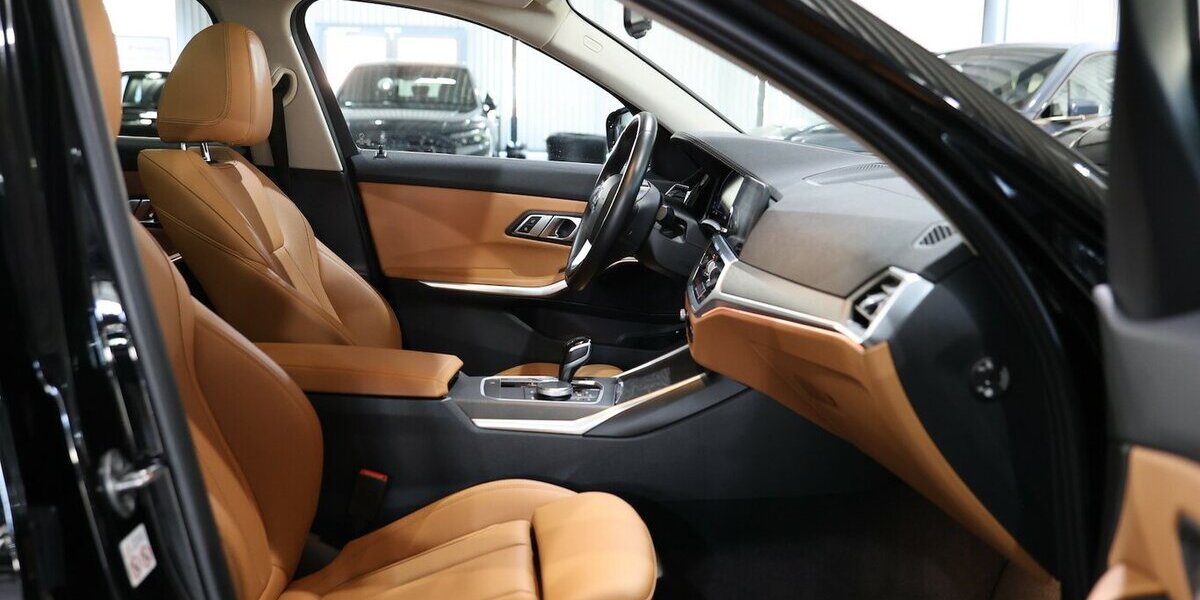 BMW 330e Touring xDrive LUXURY LINE PANORAMA, LASER 133.000 km 23.993 &euro; Hamm 59077
