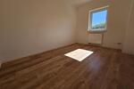 Dachgeschoßwohnung Aue-Bad Schlema Bad Schlema - 4 Zimmer, 70 m&sup2;, 420&euro; | Angebot:26478467