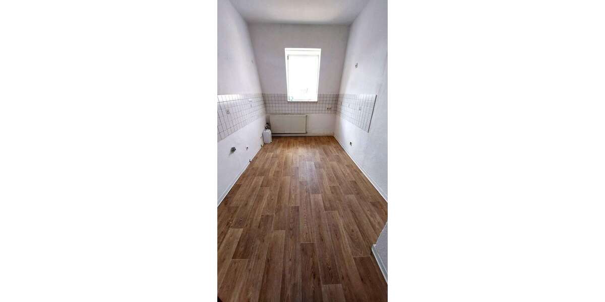 Etagenwohnung Weißenfels - 4 Zimmer, 77 m&sup2;, 425&euro; | Angebot:27282783