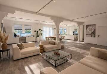 Wohnung Villingen-Schwenningen Schwenningen - 5 Zimmer, 272 m&sup2;, 2.500&euro; | Angebot:27199324