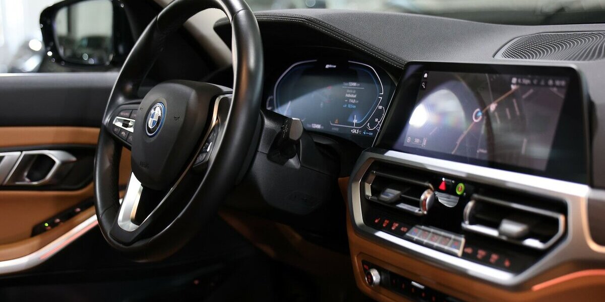 BMW 330e Touring xDrive LUXURY LINE PANORAMA, LASER 133.000 km 23.993 &euro; Hamm 59077
