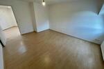 Ihr neues Zuhause wartet: 4-Raum-Wohnung mit Komfort-Badezimmer und großzügigem Wohnambiente! - Dachgeschoßwohnung Gera Alt-Bieblach | Angebot:26876574
