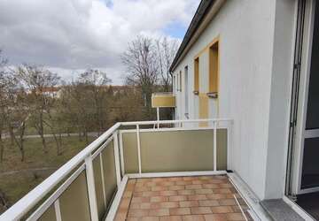 Wohnung Merseburg Kötzschen - 2 Zimmer, 49 m&sup2;, 317&euro; | Angebot:27419674