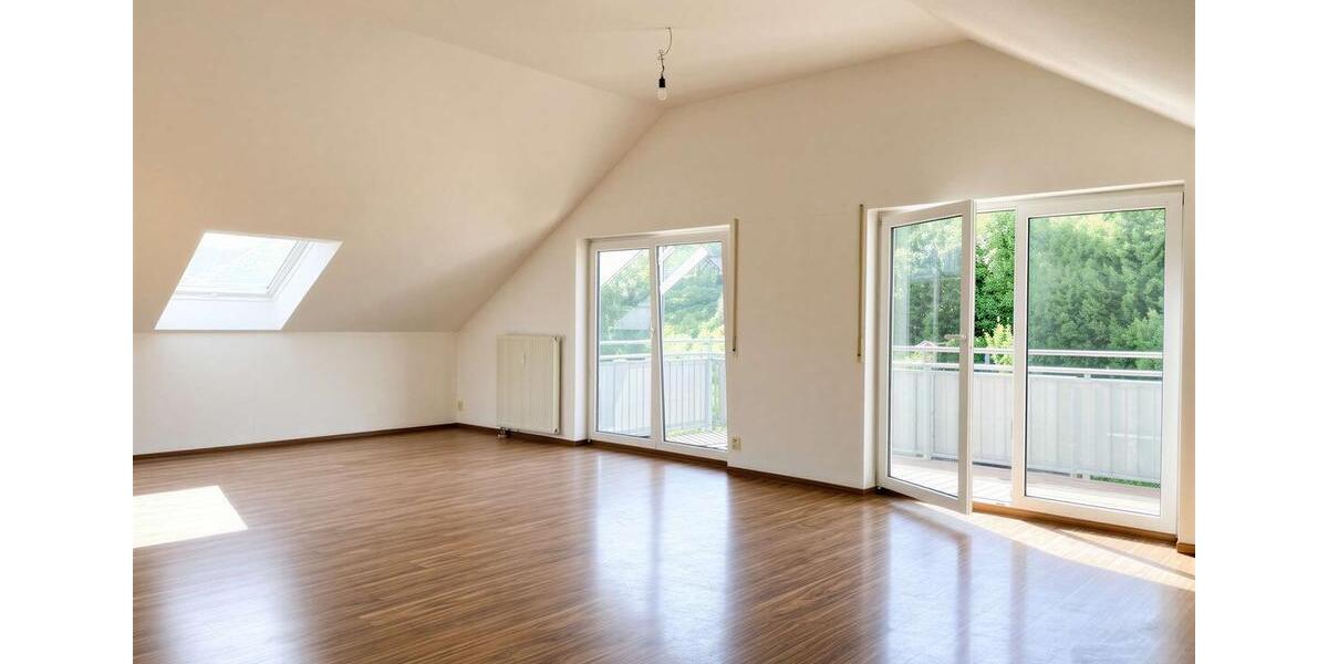 Dachgeschoßwohnung Klingenthal - 4 Zimmer, 146 m&sup2;, 740&euro; | Angebot:26547170