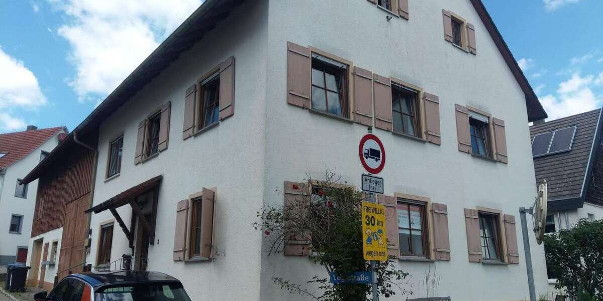 Etagenwohnung Mühlingen - 5 Zimmer, 89 m&sup2;, 900&euro; | Angebot:27116315
